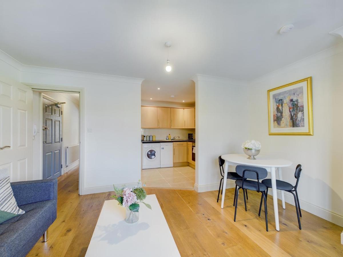 Duplex Redhill Town Centre Apt By Livingo Stays Ngoại thất bức ảnh